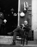 Lucien Clergue, Picasso chez l´antiquaire, Arles 1959, 1959 (printed 2008)