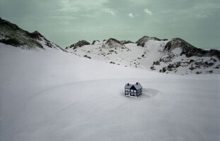 Thomas Wrede. Strange Paradise
