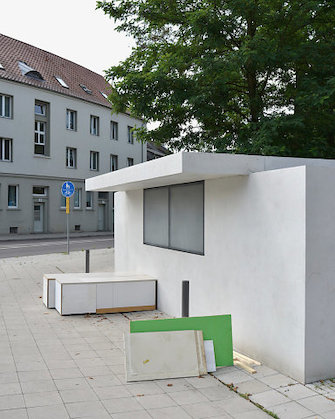 Joachim Brohm, L. Mies van der Rohe, Kiosk, Dessau, 2015, &copy; Joachim Brohm, VG Bild-Kunst, Bonn