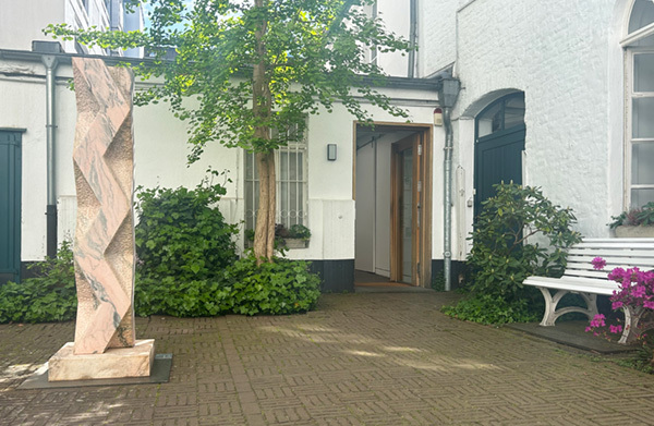 B&E-Innenhof_600.jpg